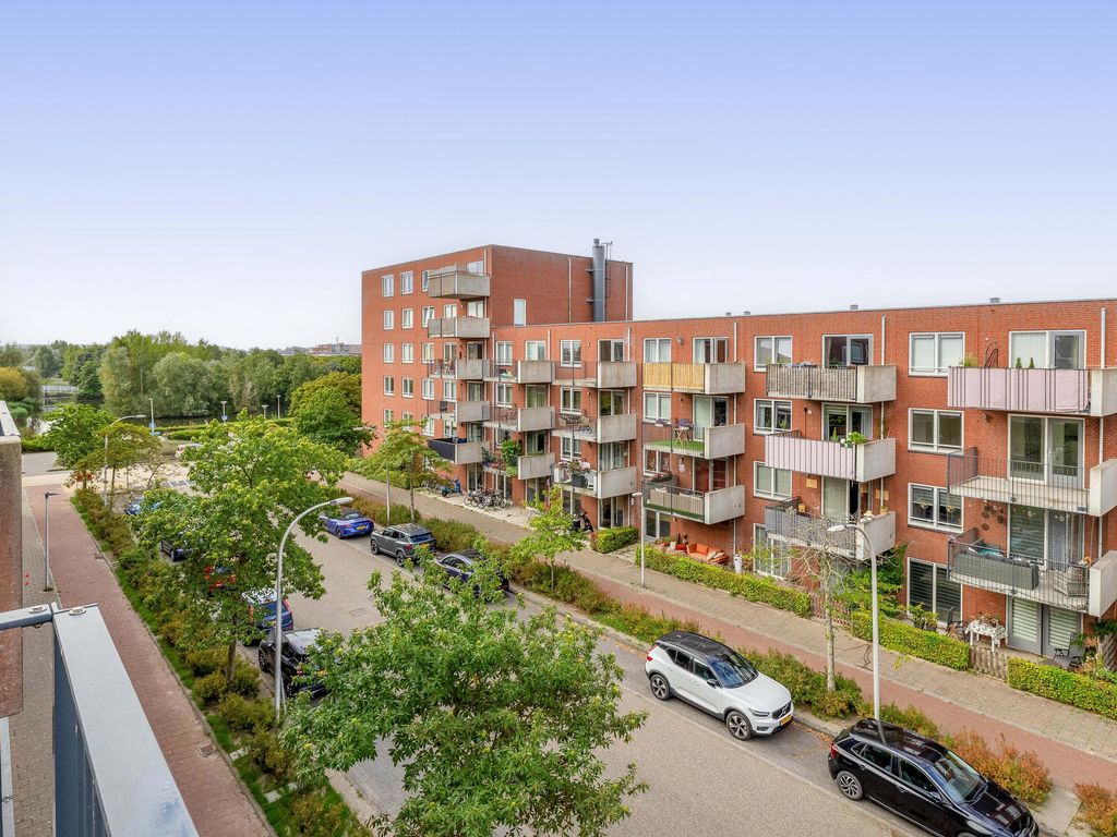 Maltaweide 325, HELLEVOETSLUIS
