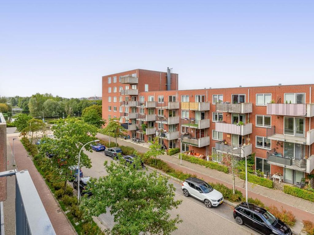 Maltaweide 325, HELLEVOETSLUIS
