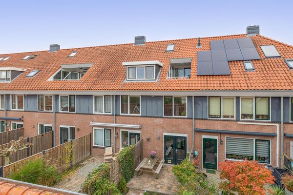 Warmoezenierstraat 23