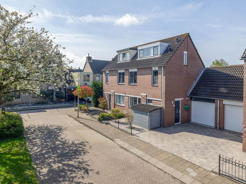 Jacob van Heemskerkstraat 18, HELLEVOETSLUIS