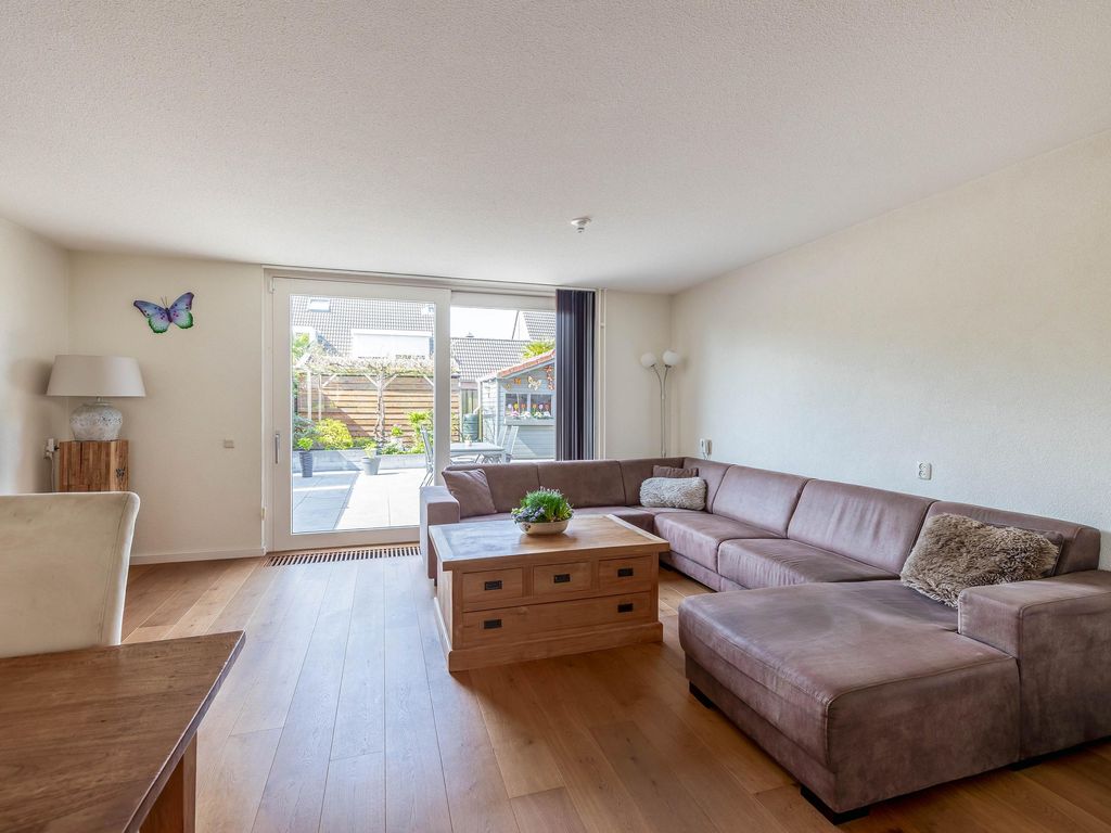 Jacob van Heemskerkstraat 18, HELLEVOETSLUIS