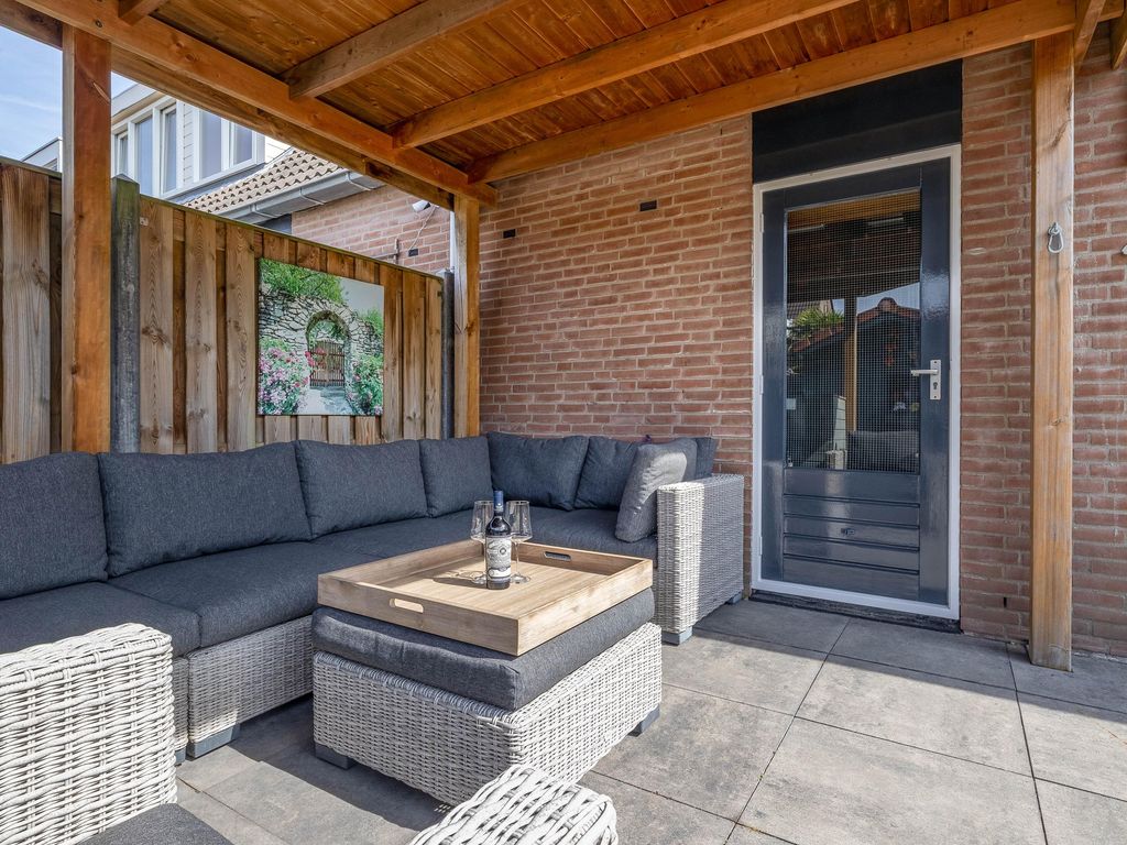 Jacob van Heemskerkstraat 18, HELLEVOETSLUIS