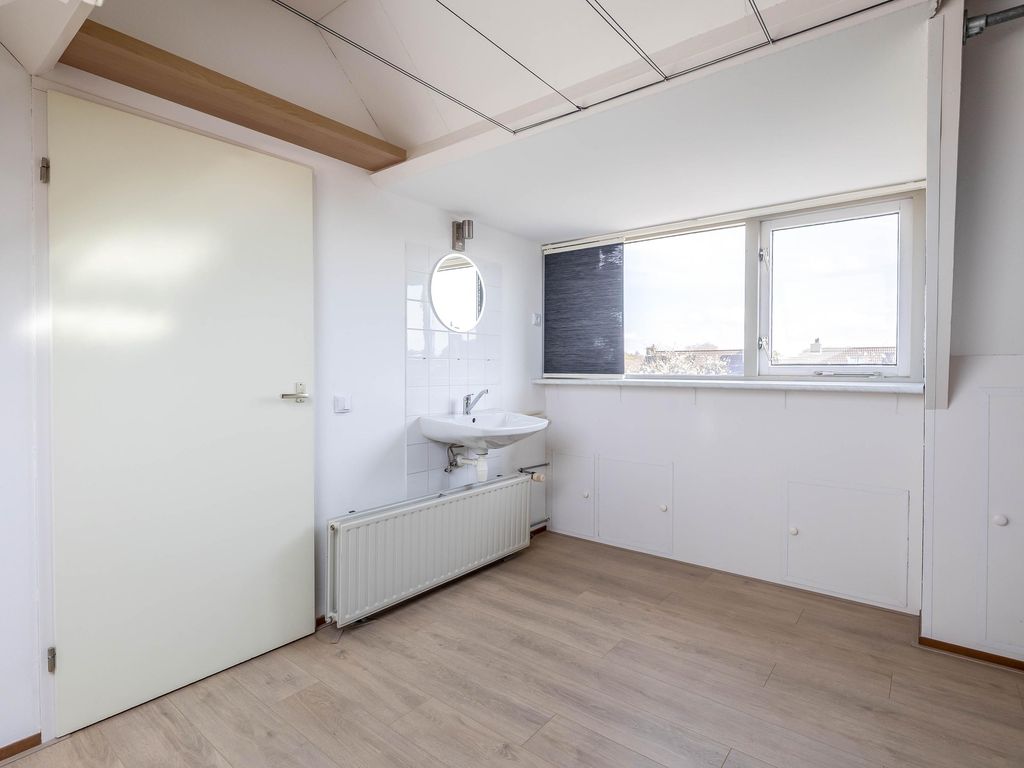 Jacob van Heemskerkstraat 18, HELLEVOETSLUIS