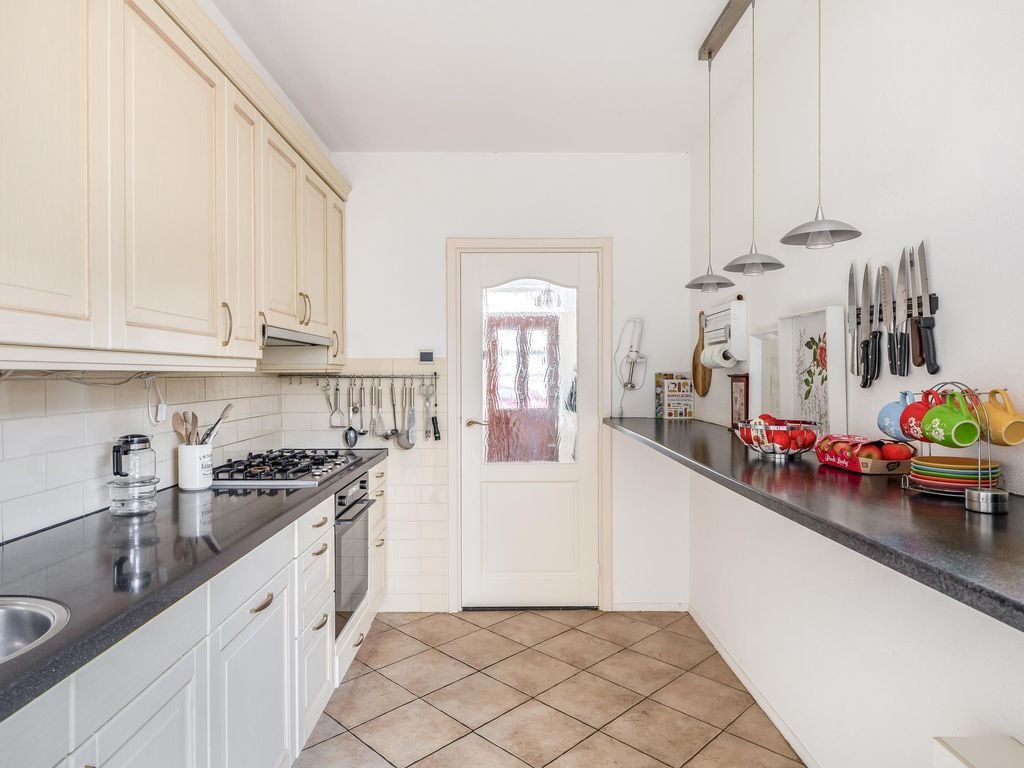 Julianalaan 28, ZWARTEWAAL