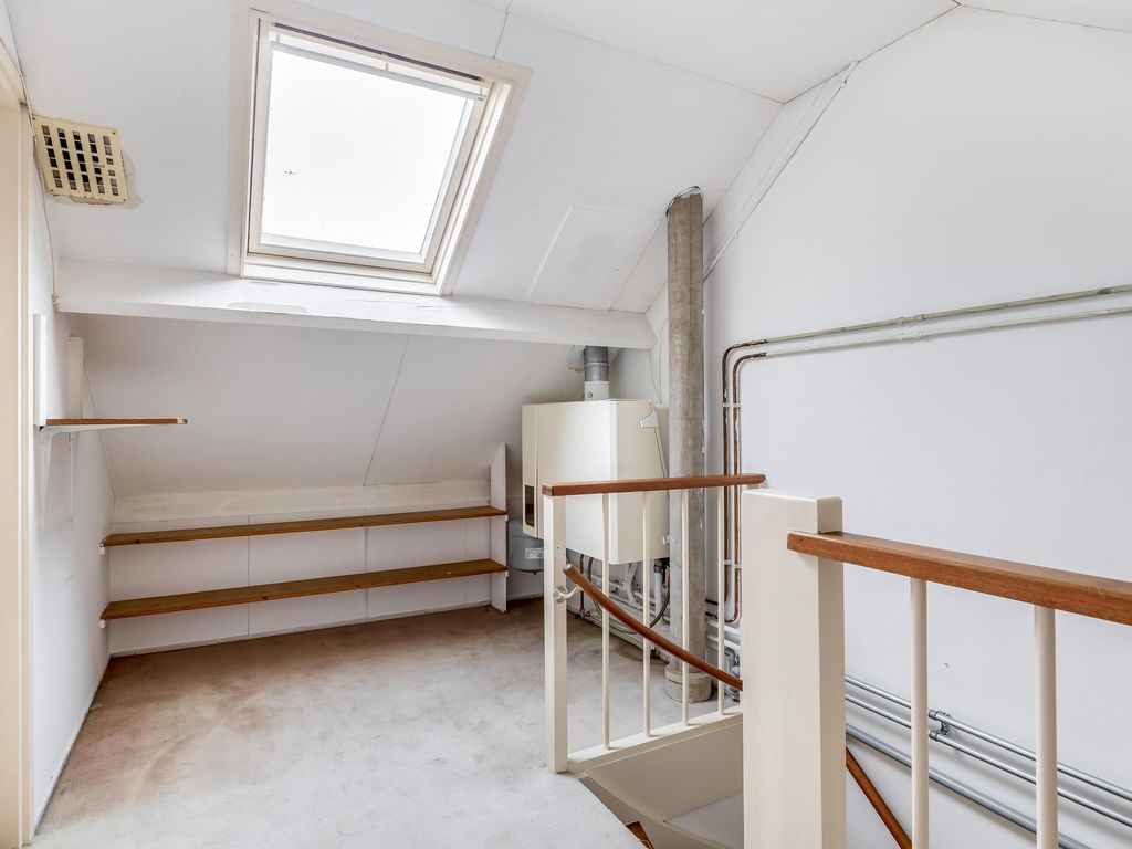 Julianalaan 28, ZWARTEWAAL