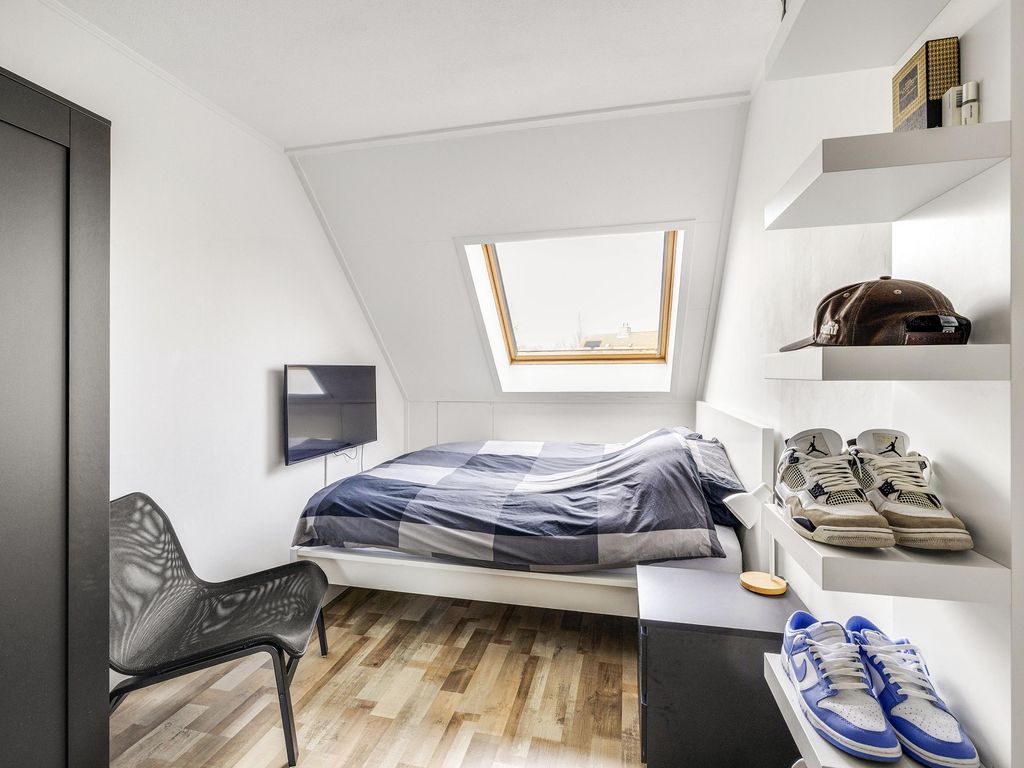 Sparregat 8, BRIELLE