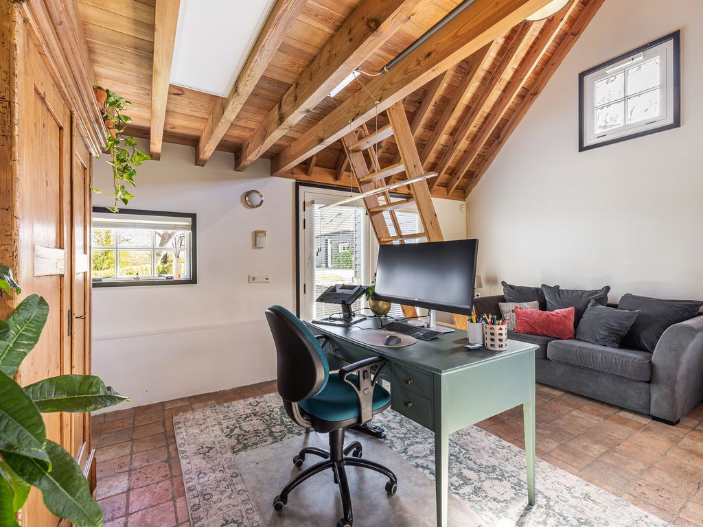 Wouddijk 12, ZWARTEWAAL