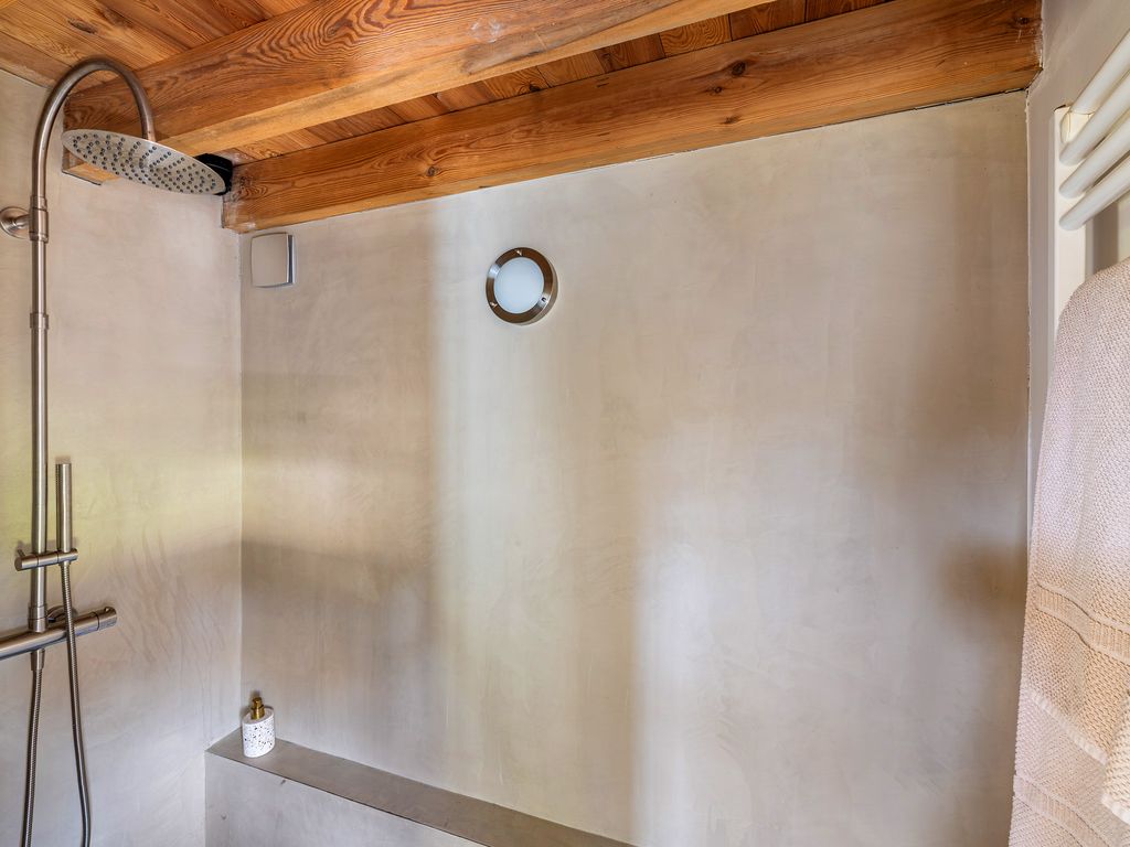 Wouddijk 12, ZWARTEWAAL