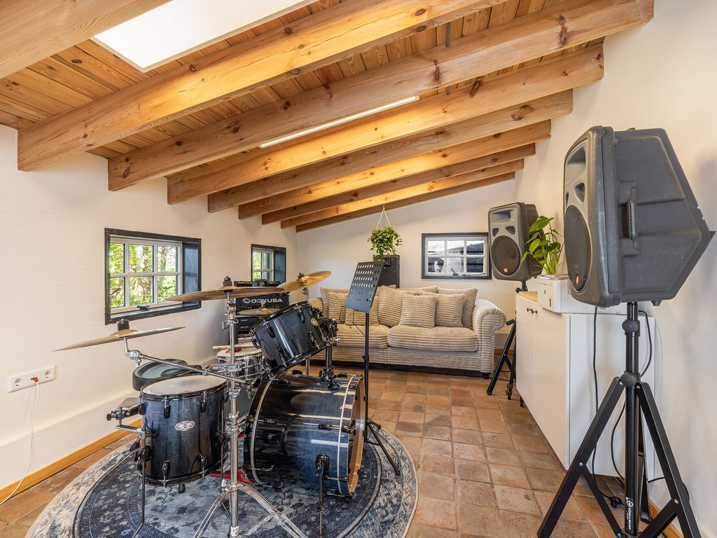 Wouddijk 12, ZWARTEWAAL