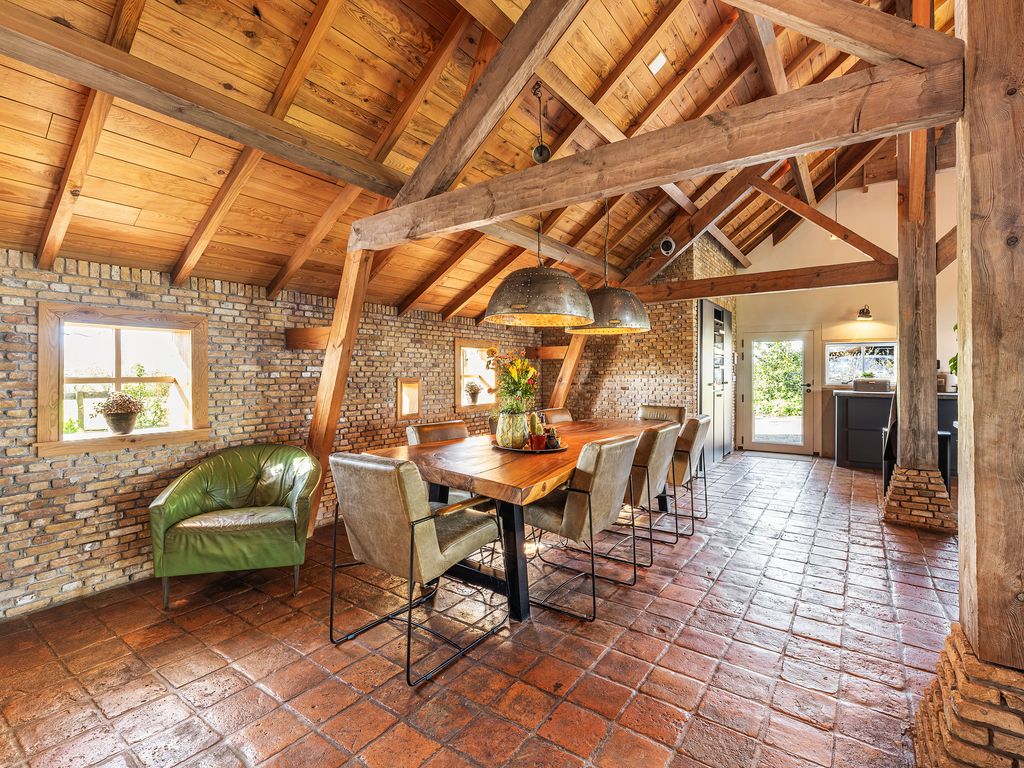 Wouddijk 12, ZWARTEWAAL