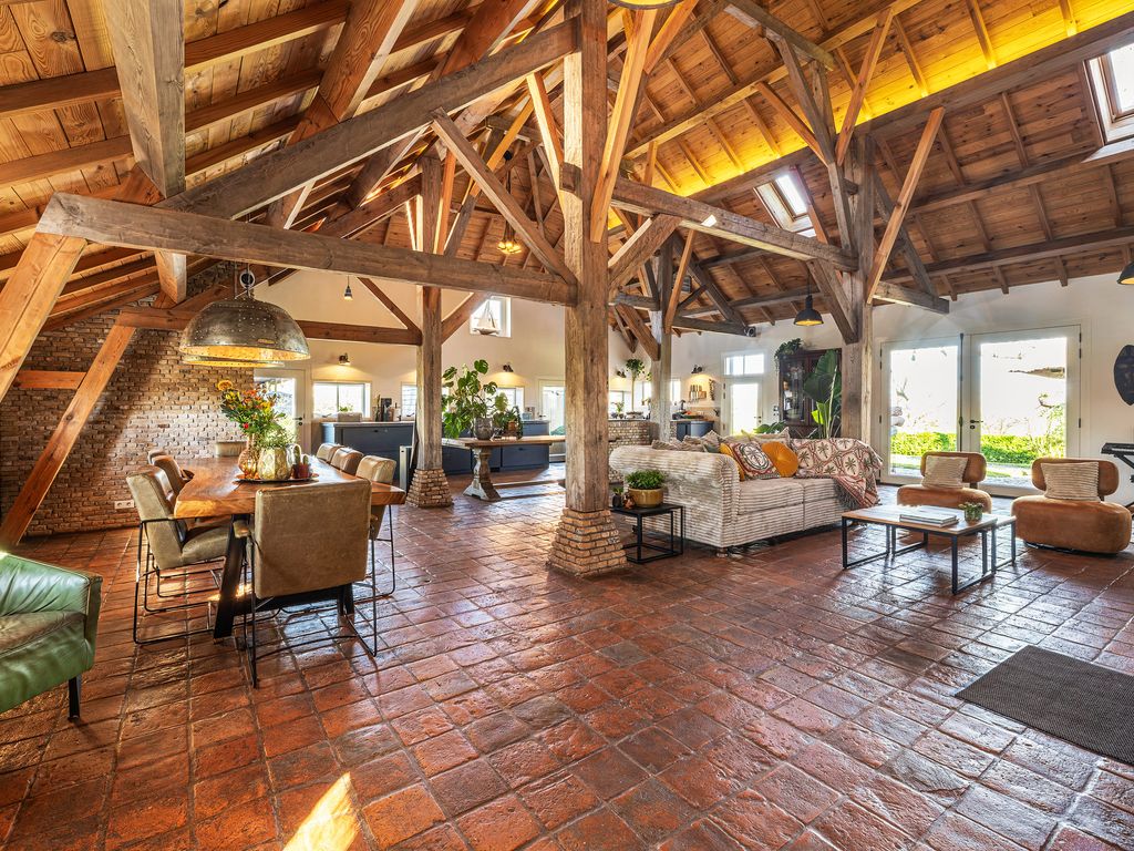 Wouddijk 12, ZWARTEWAAL