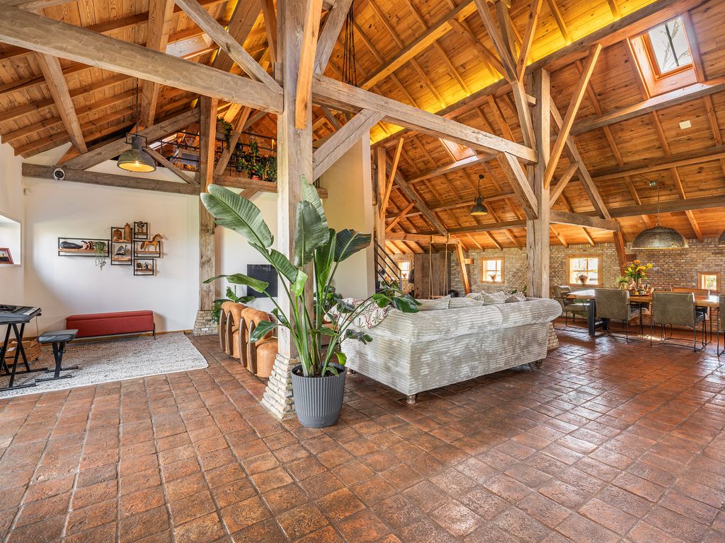 Wouddijk 12, ZWARTEWAAL