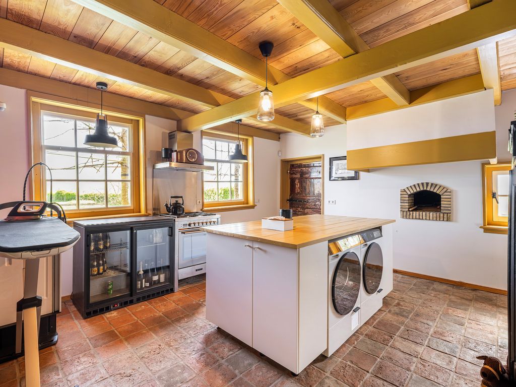 Wouddijk 12, ZWARTEWAAL