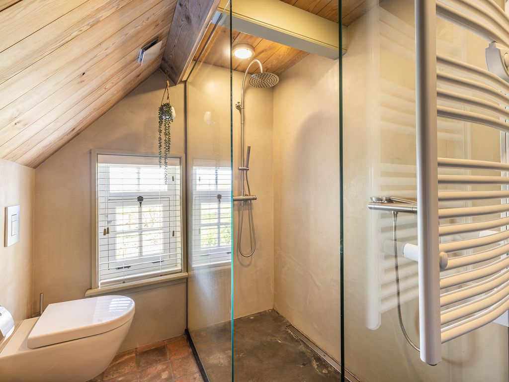 Wouddijk 12, ZWARTEWAAL