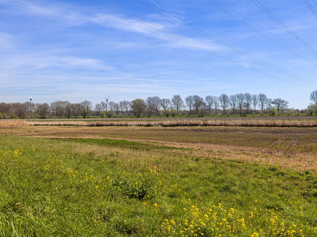 Wouddijk 12, ZWARTEWAAL