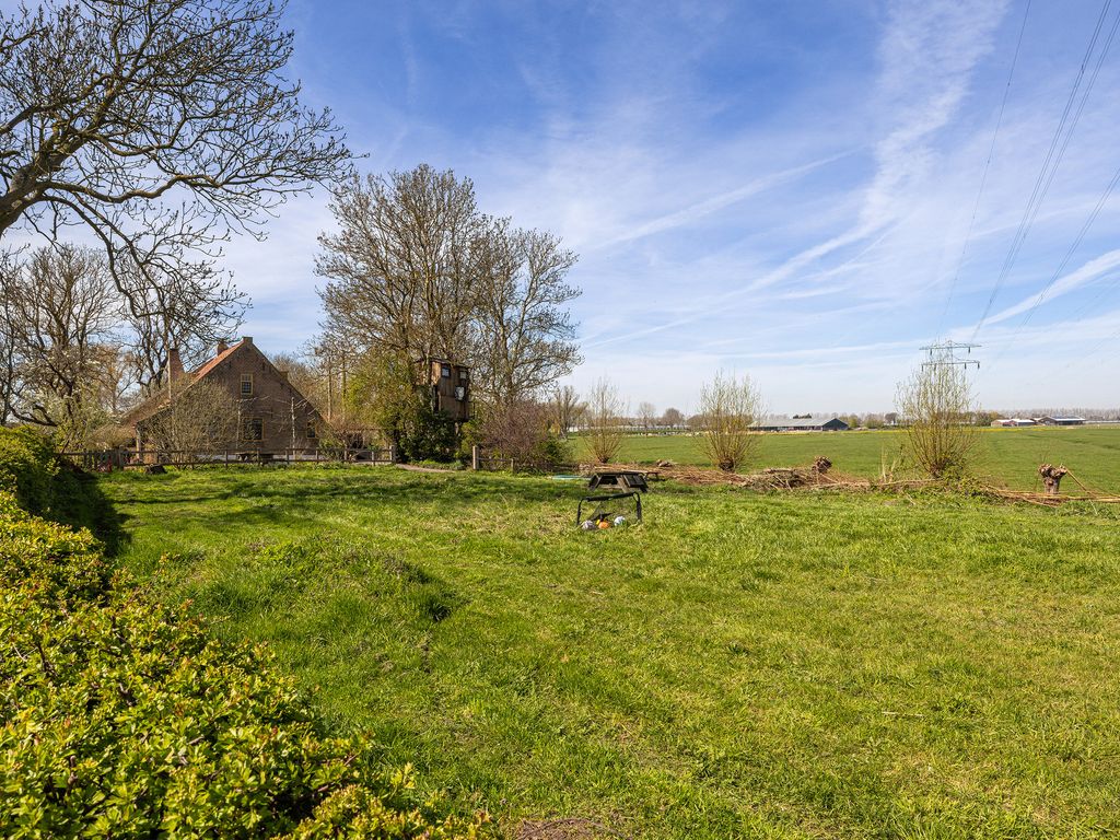 Wouddijk 12, ZWARTEWAAL