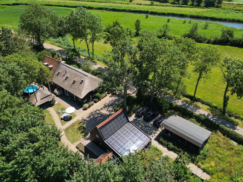 Wouddijk 12, ZWARTEWAAL