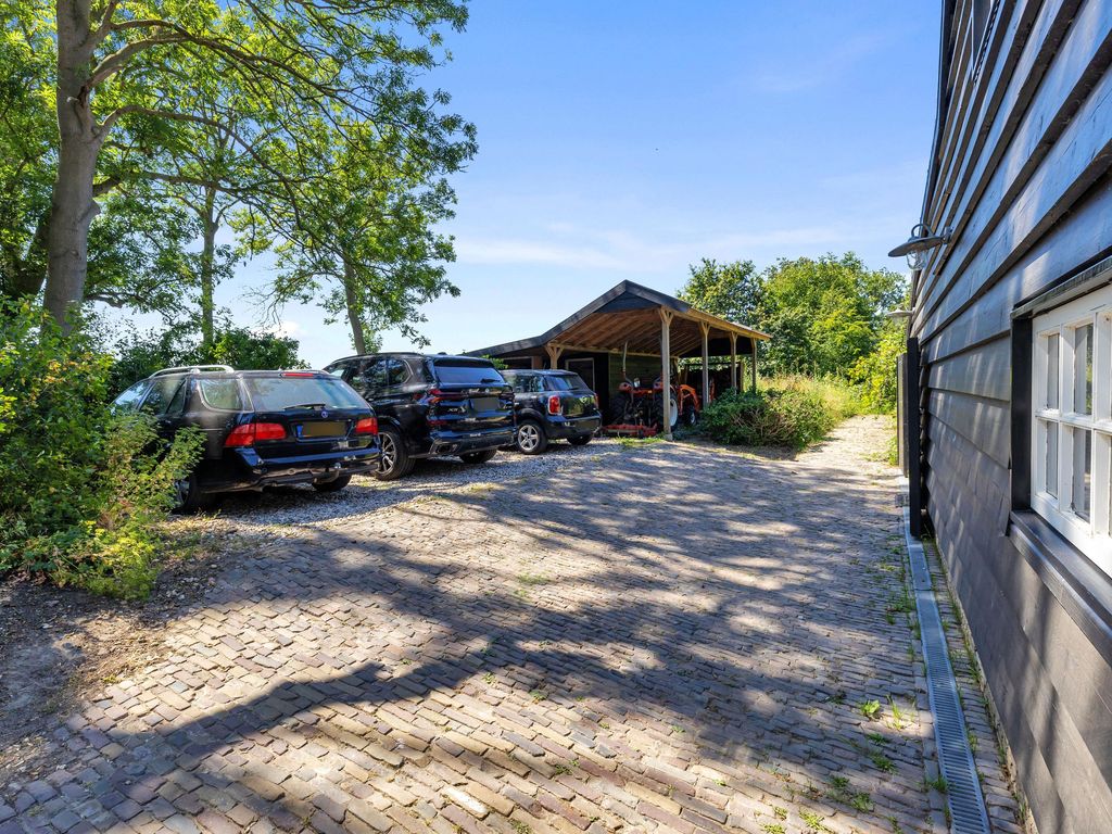 Wouddijk 12, ZWARTEWAAL