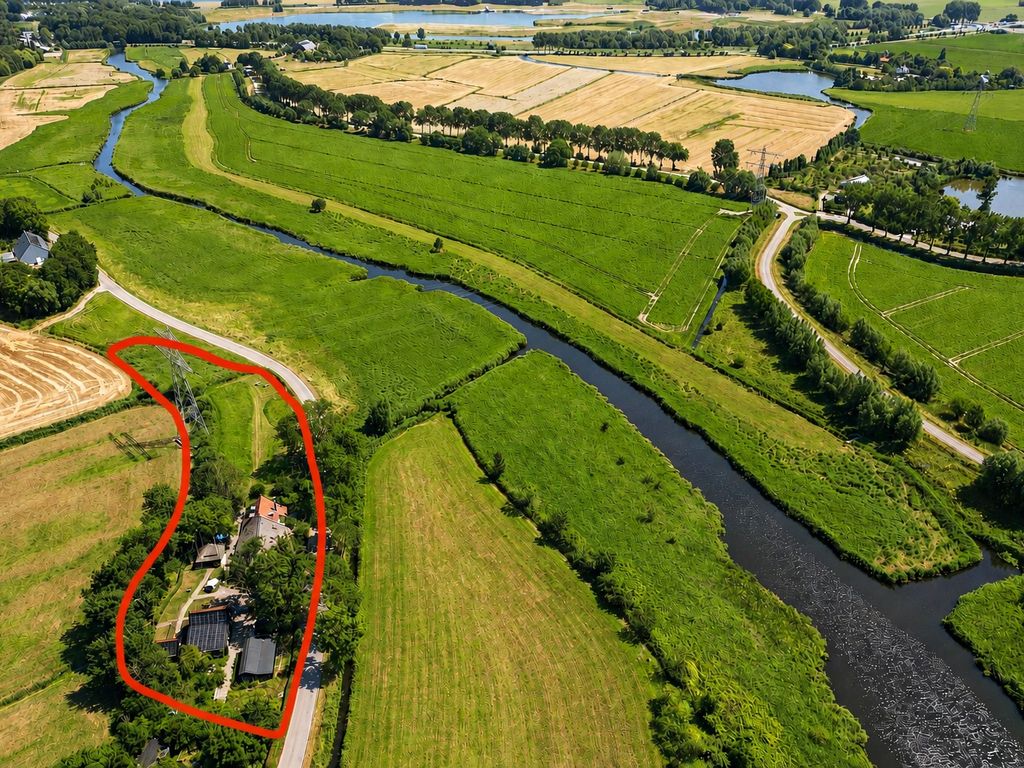 Wouddijk 12, ZWARTEWAAL