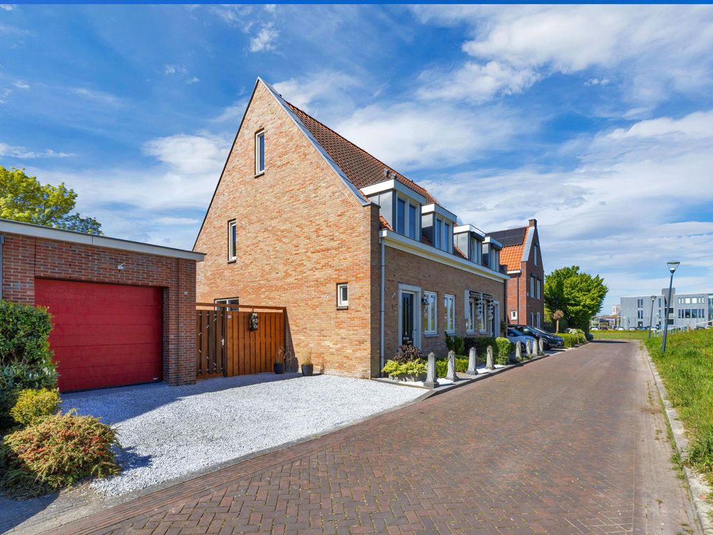 Staaldiep 3, BRIELLE