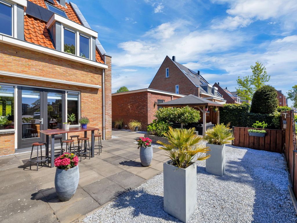 Staaldiep 3, BRIELLE