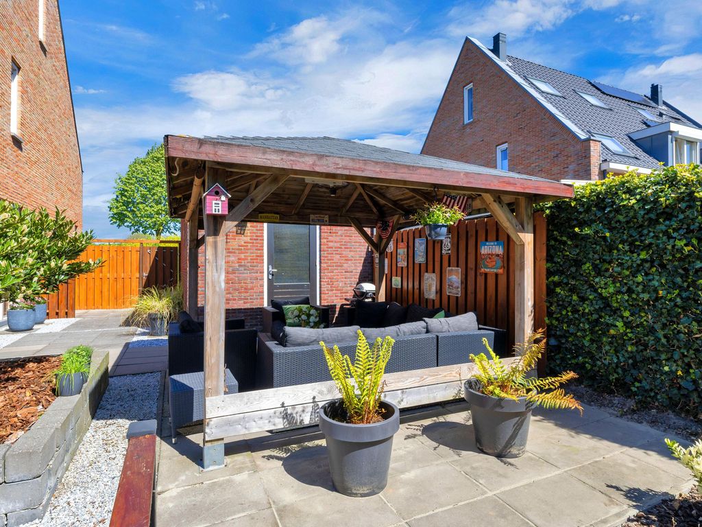 Staaldiep 3, BRIELLE