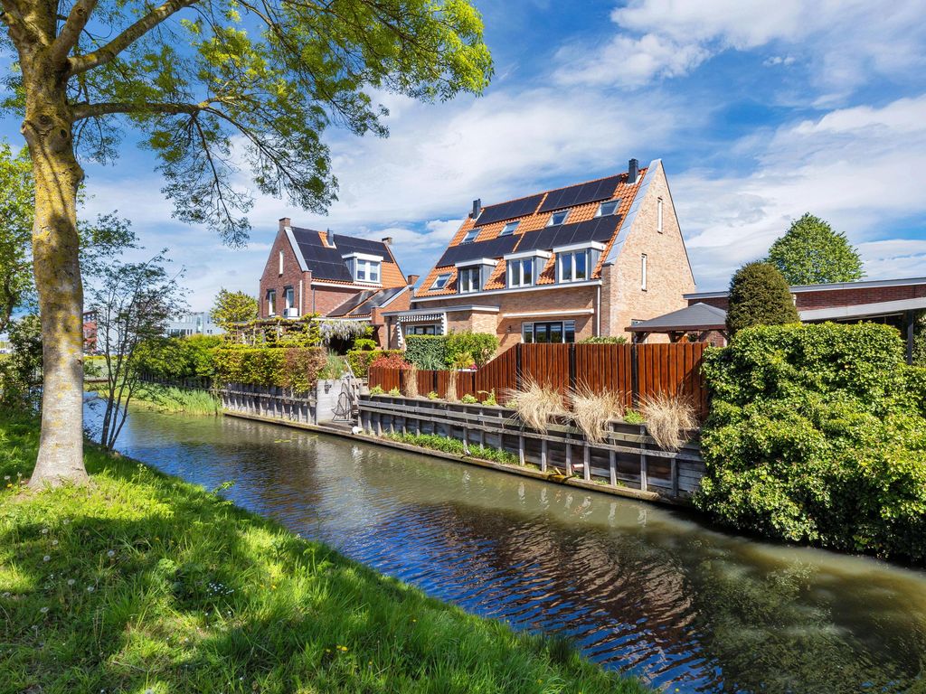 Staaldiep 3, BRIELLE