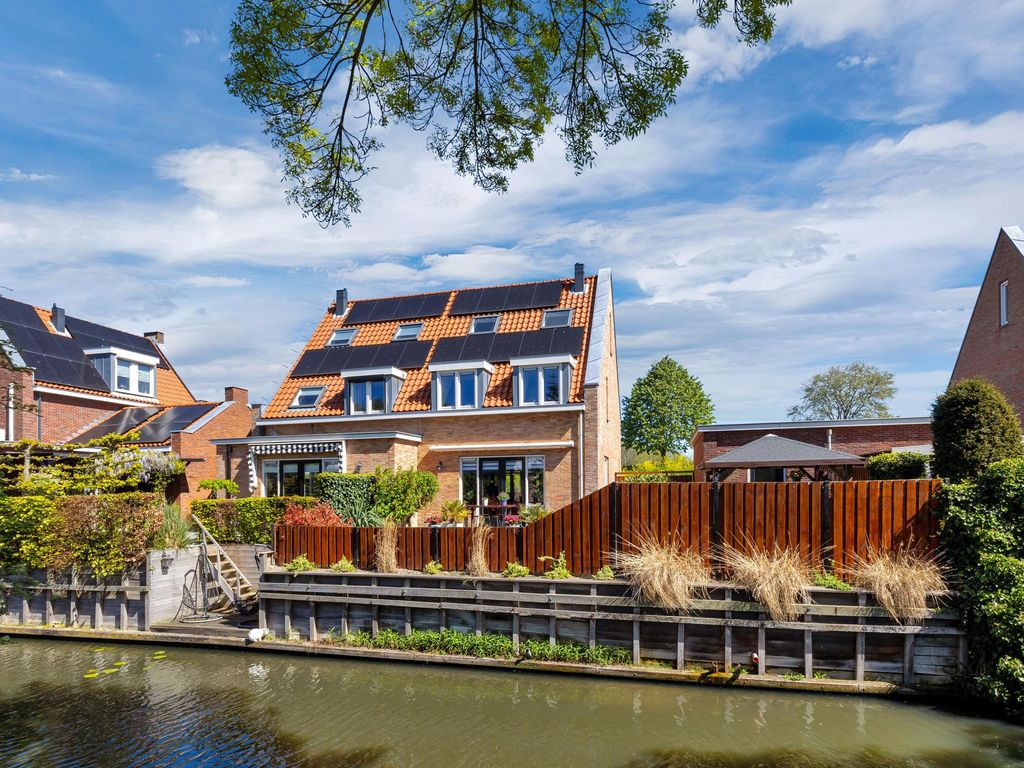 Staaldiep 3, BRIELLE