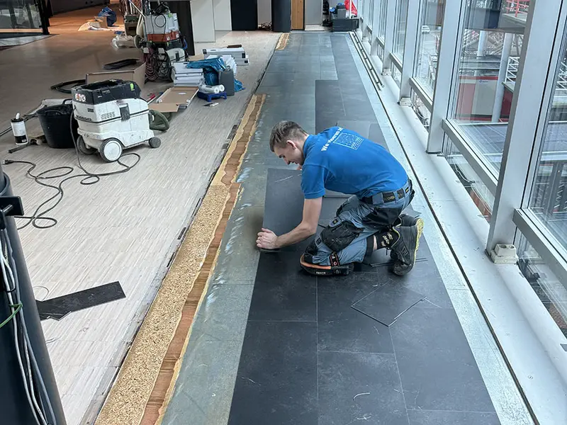 Tapijt vervangen door PVC visgraat