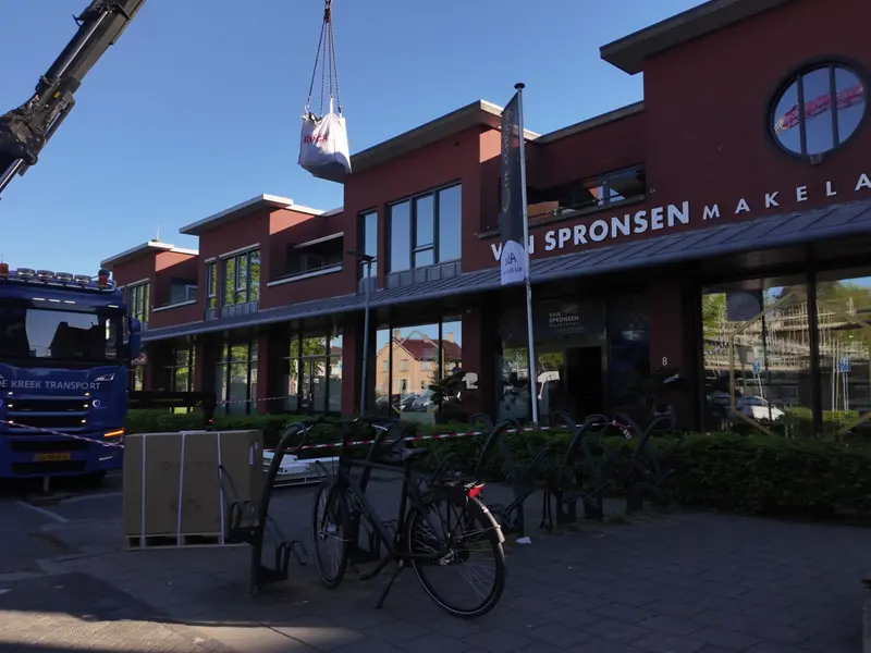 We bouwen door: op kantoor en in de regio