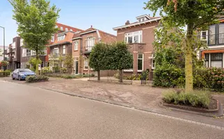 Burgemeester de Bruïnelaan 35, ZWIJNDRECHT