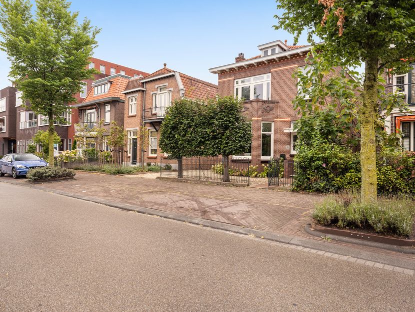 Burgemeester de Bruïnelaan 35, ZWIJNDRECHT