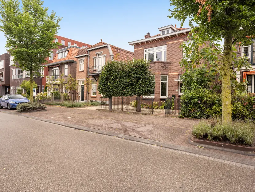 Burgemeester de Bruïnelaan 35, ZWIJNDRECHT