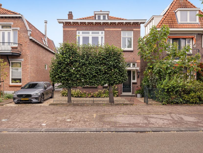 Burgemeester de Bruïnelaan 35, ZWIJNDRECHT