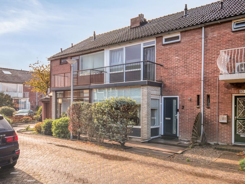 Warmoeziershof 3, HENDRIK-IDO-AMBACHT