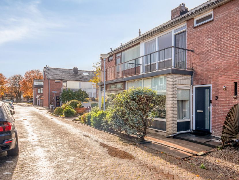 Warmoeziershof 3, HENDRIK-IDO-AMBACHT