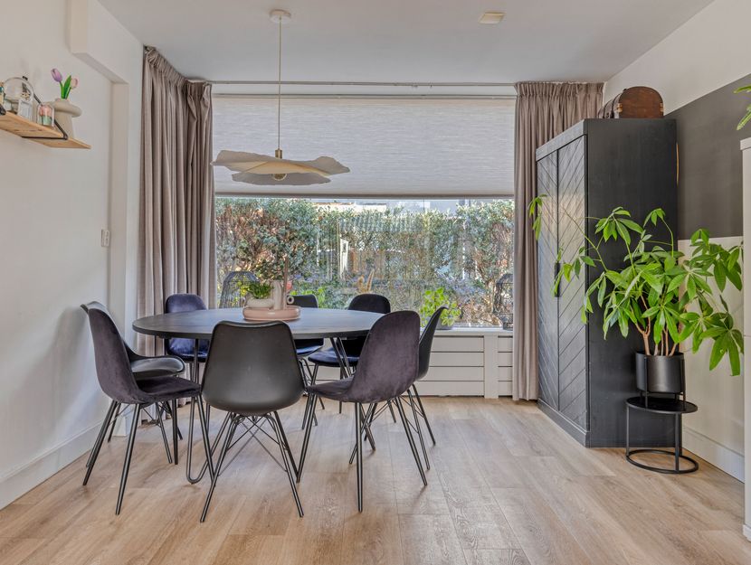 Warmoeziershof 3, HENDRIK-IDO-AMBACHT