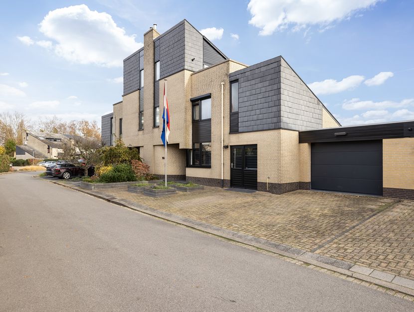 Volkerak 16, ZWIJNDRECHT