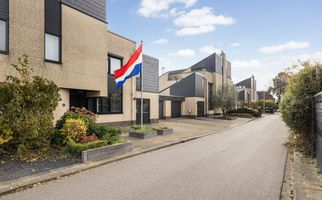 Volkerak 16, ZWIJNDRECHT