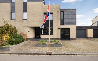 Volkerak 16, ZWIJNDRECHT