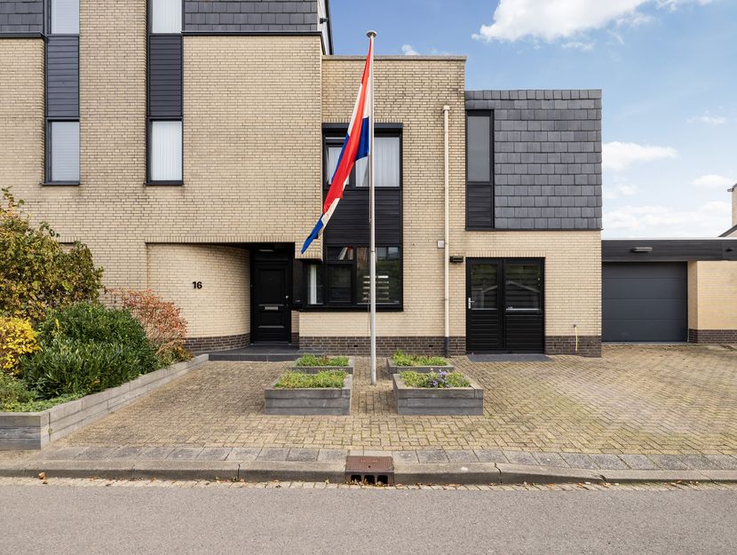 Volkerak 16, ZWIJNDRECHT