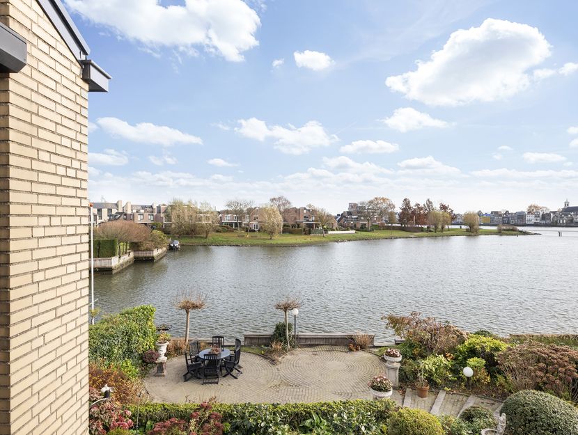 Volkerak 16, ZWIJNDRECHT