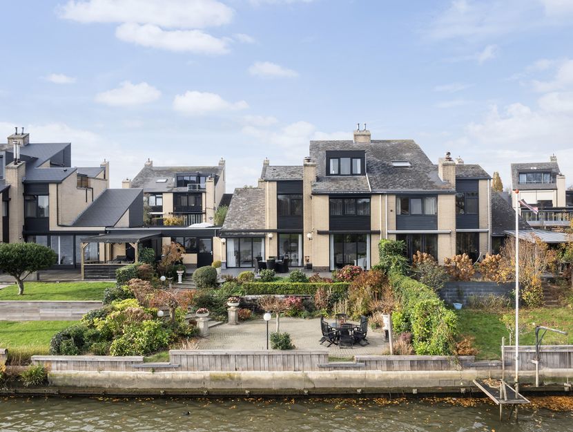 Volkerak 16, ZWIJNDRECHT