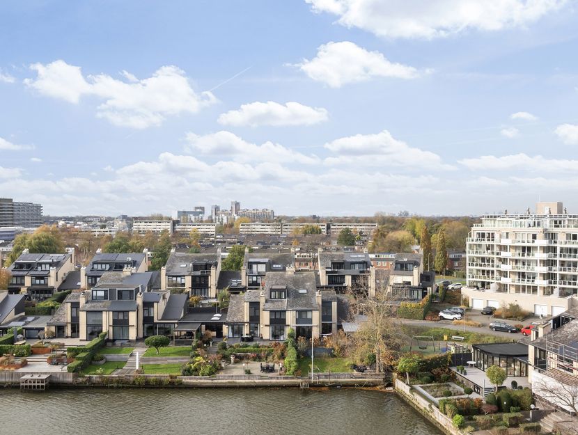 Volkerak 16, ZWIJNDRECHT