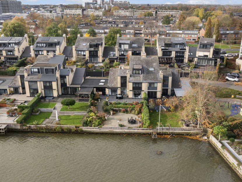 Volkerak 16, ZWIJNDRECHT