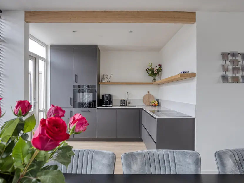 Weteringsingel 28, HENDRIK-IDO-AMBACHT