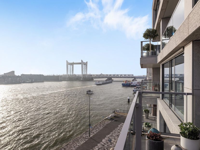 Euryzakade 110, ZWIJNDRECHT