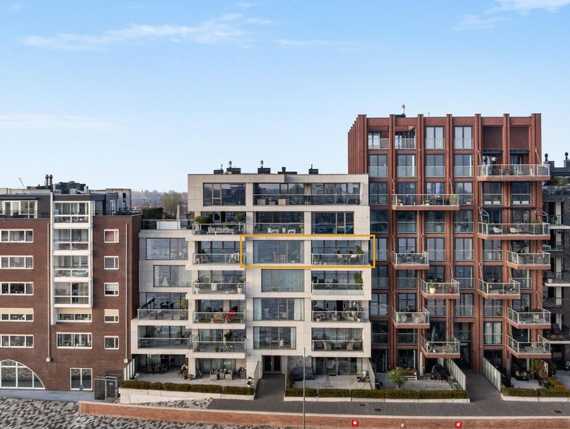 Euryzakade 110, ZWIJNDRECHT