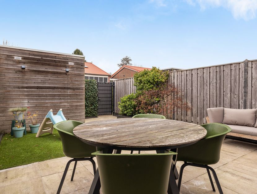 Van der Weddenhof 45, HENDRIK-IDO-AMBACHT