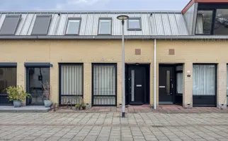 Adriaan Pieterslaan 8, HENDRIK-IDO-AMBACHT